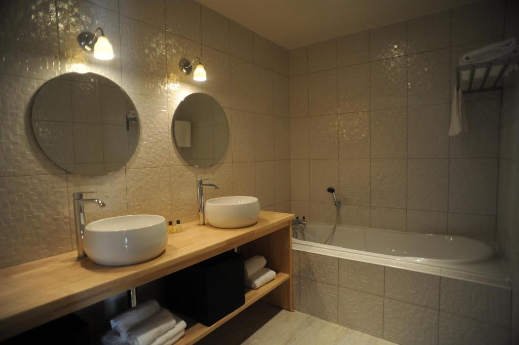 Les Chambres D'Andrea Marseillan  Habitación foto
